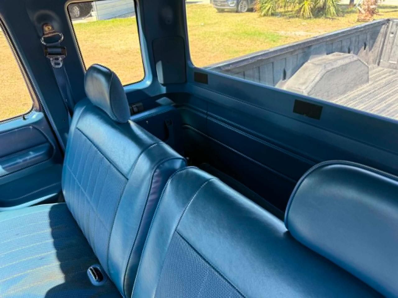 1994 Ford F-250 HD XL SuperCab 4WD photo 12