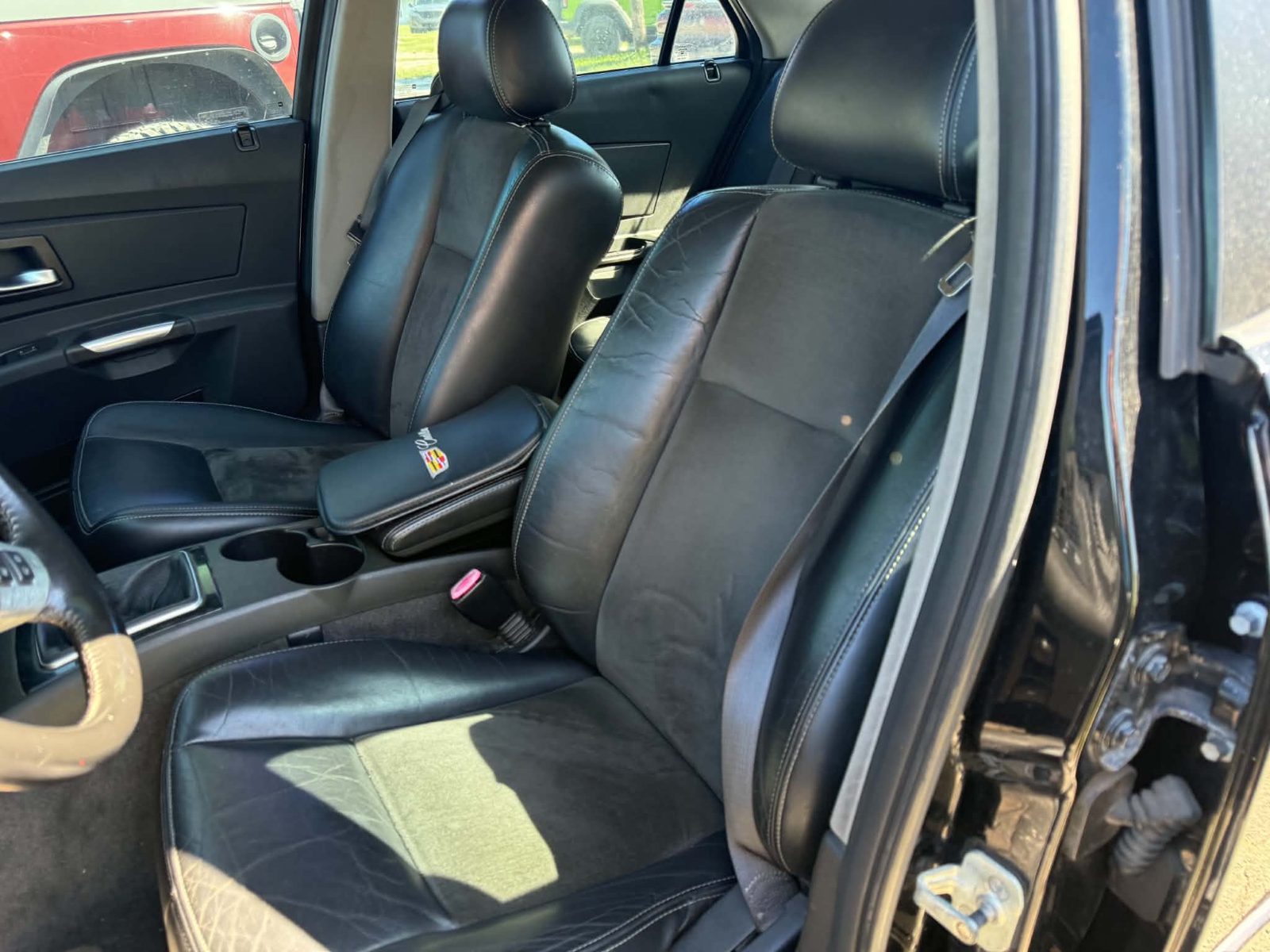 2004 Cadillac CTS V photo 11