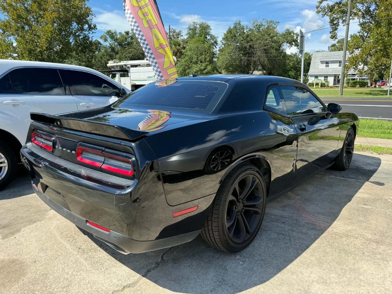 2022 Dodge Challenger R/T Plus photo 4