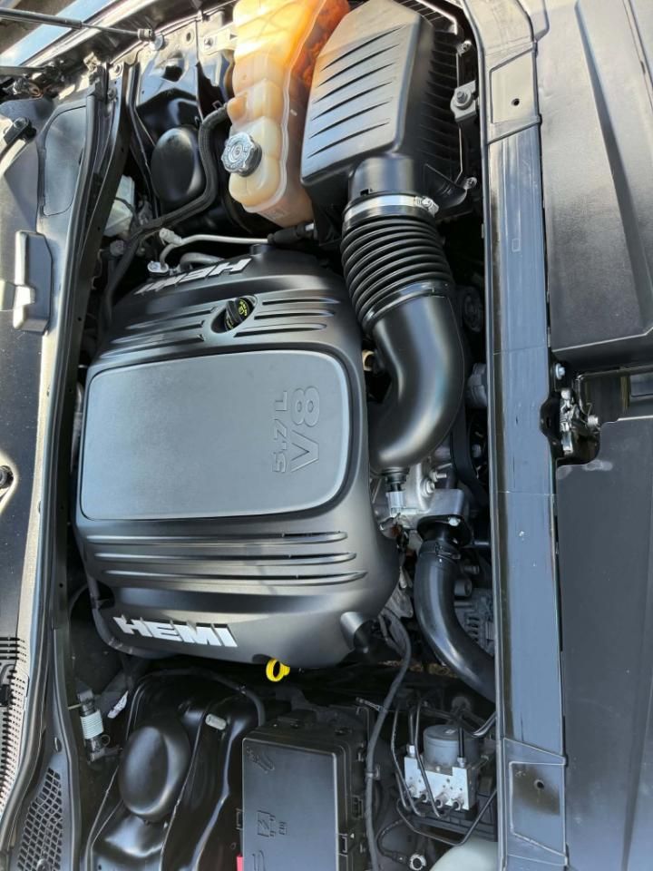2022 Dodge Challenger R/T Plus photo 5