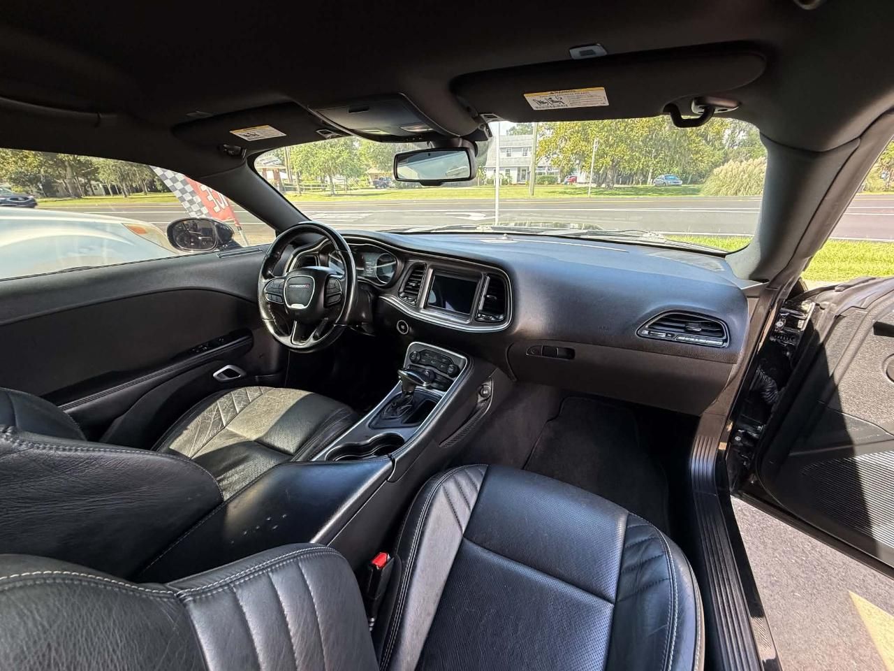 2022 Dodge Challenger R/T Plus photo 8