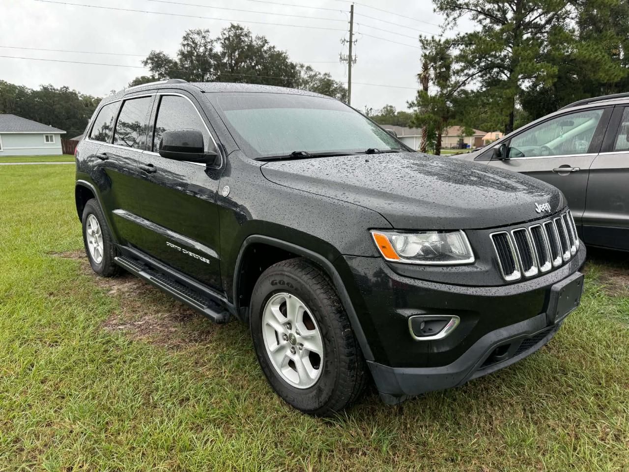 2015 Jeep Grand Cherokee Laredo 4WD photo 3