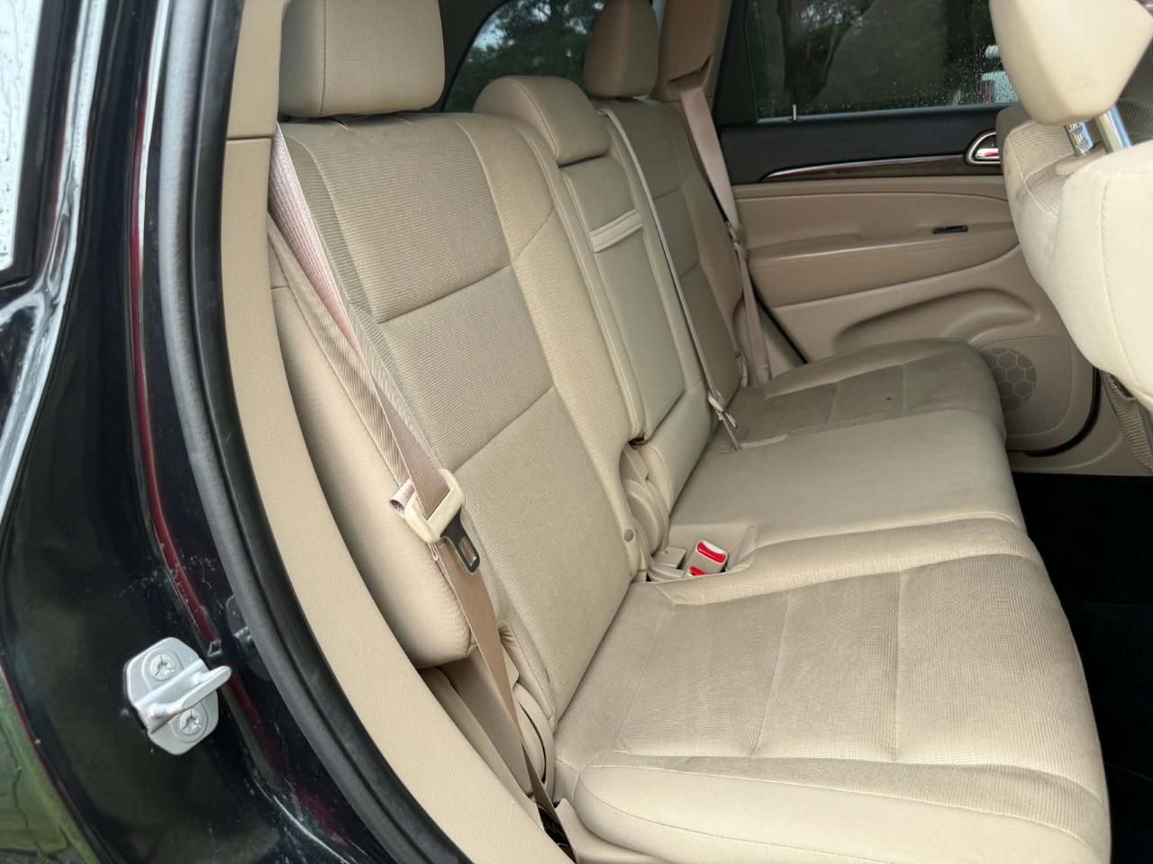 2015 Jeep Grand Cherokee Laredo 4WD photo 7