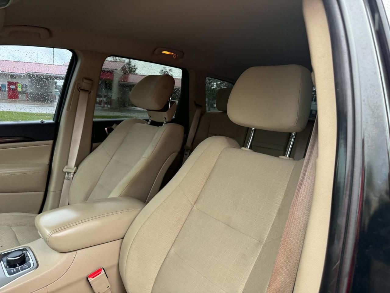 2015 Jeep Grand Cherokee Laredo 4WD photo 9