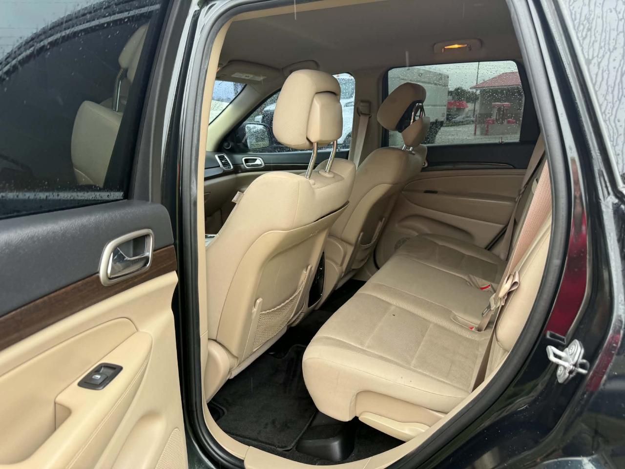 2015 Jeep Grand Cherokee Laredo 4WD photo 12