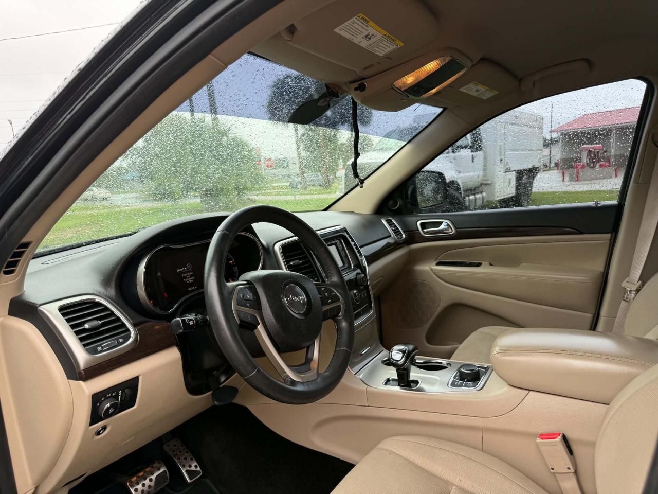 2015 Jeep Grand Cherokee Laredo 4WD photo 13