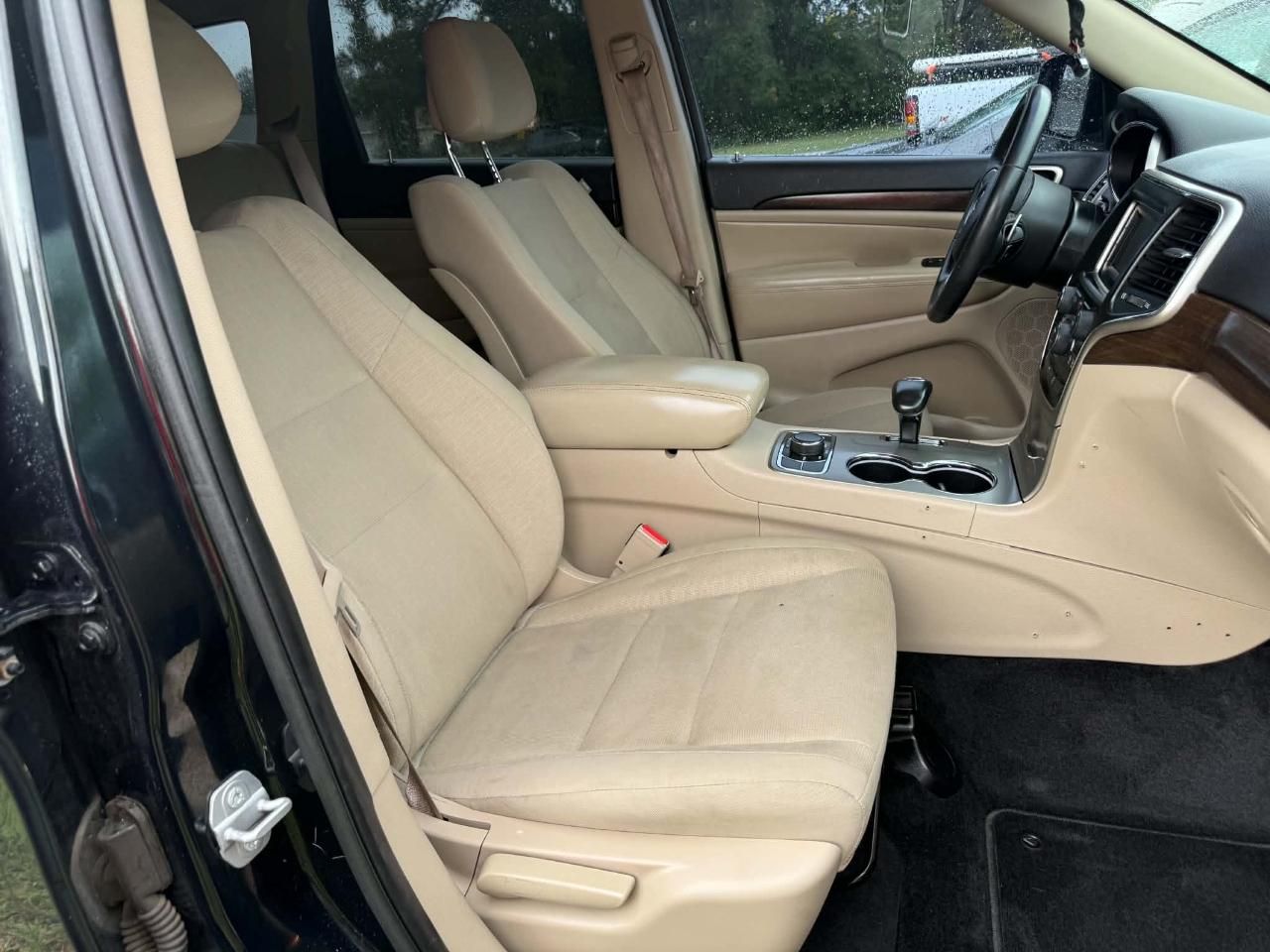 2015 Jeep Grand Cherokee Laredo 4WD photo 14