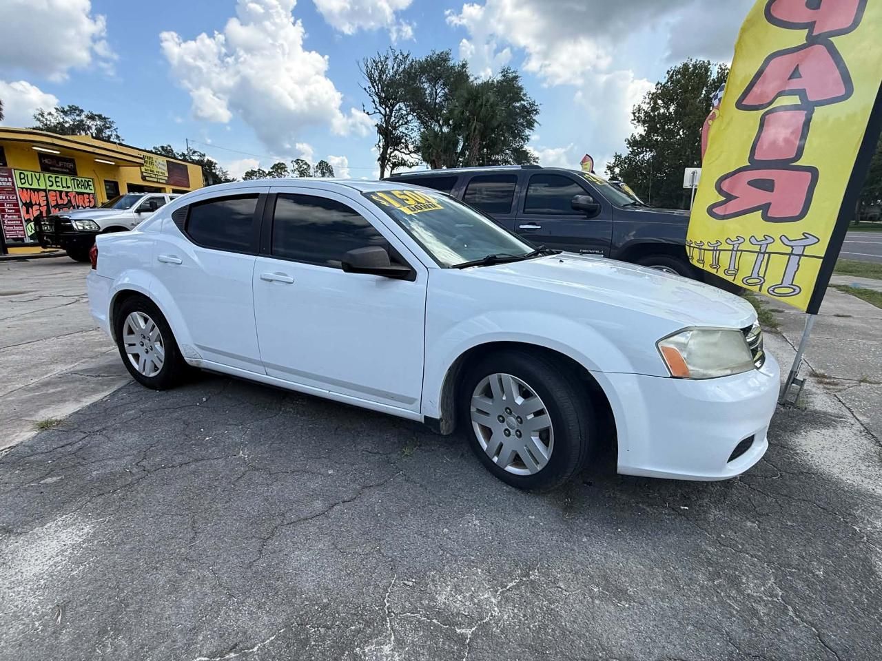 2013 Dodge Avenger Base photo 2