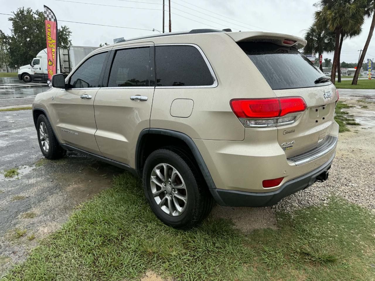 2015 Jeep Grand Cherokee Limited 4WD photo 3