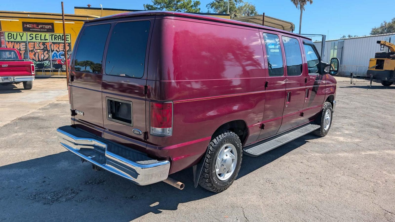 2008 Ford E-150 photo 1