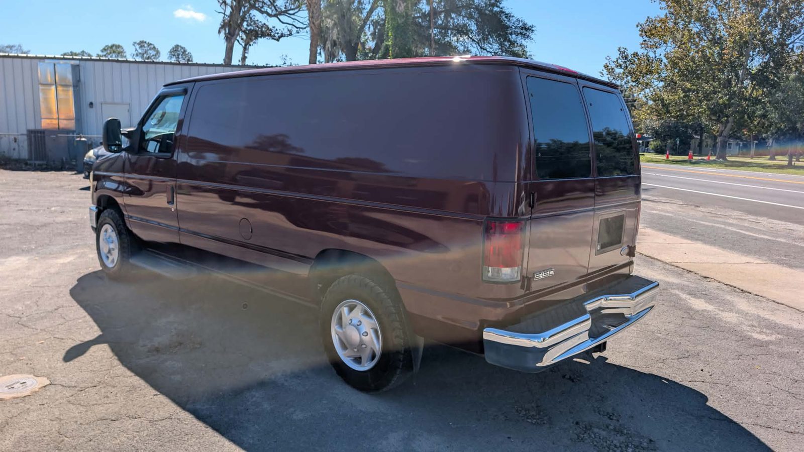 2008 Ford E-150 photo 3
