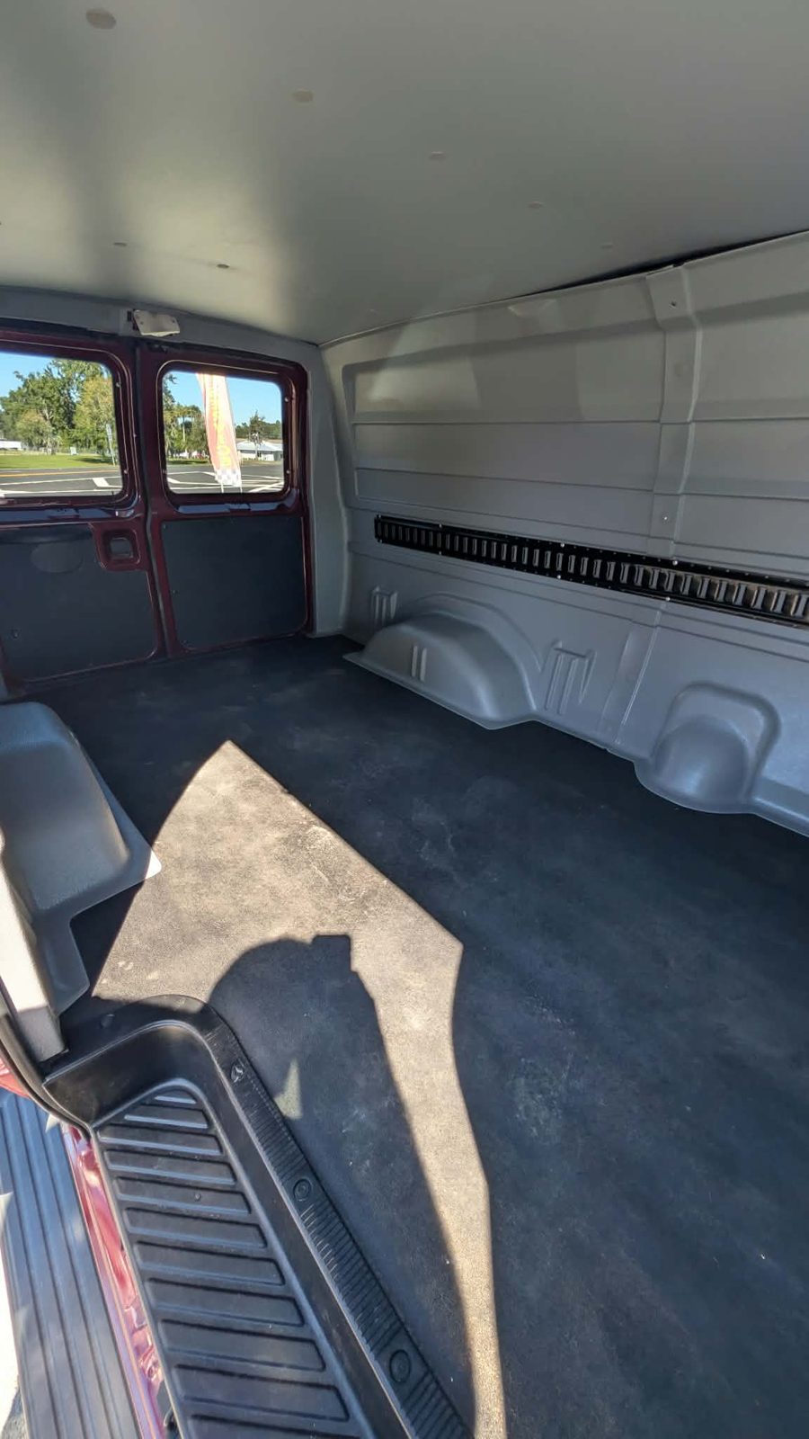 2008 Ford E-150 photo 8